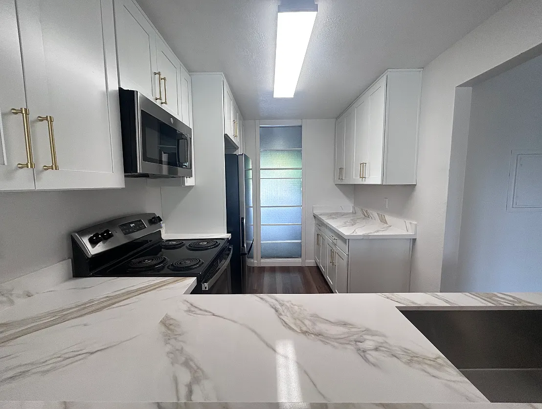 2 bed, 1.5 bath, 1048 sqft, $3,000 — Photo 2