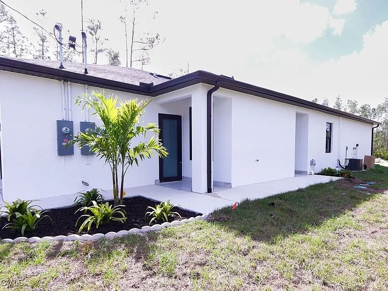 219 Greenbriar Blvd — Photo 2