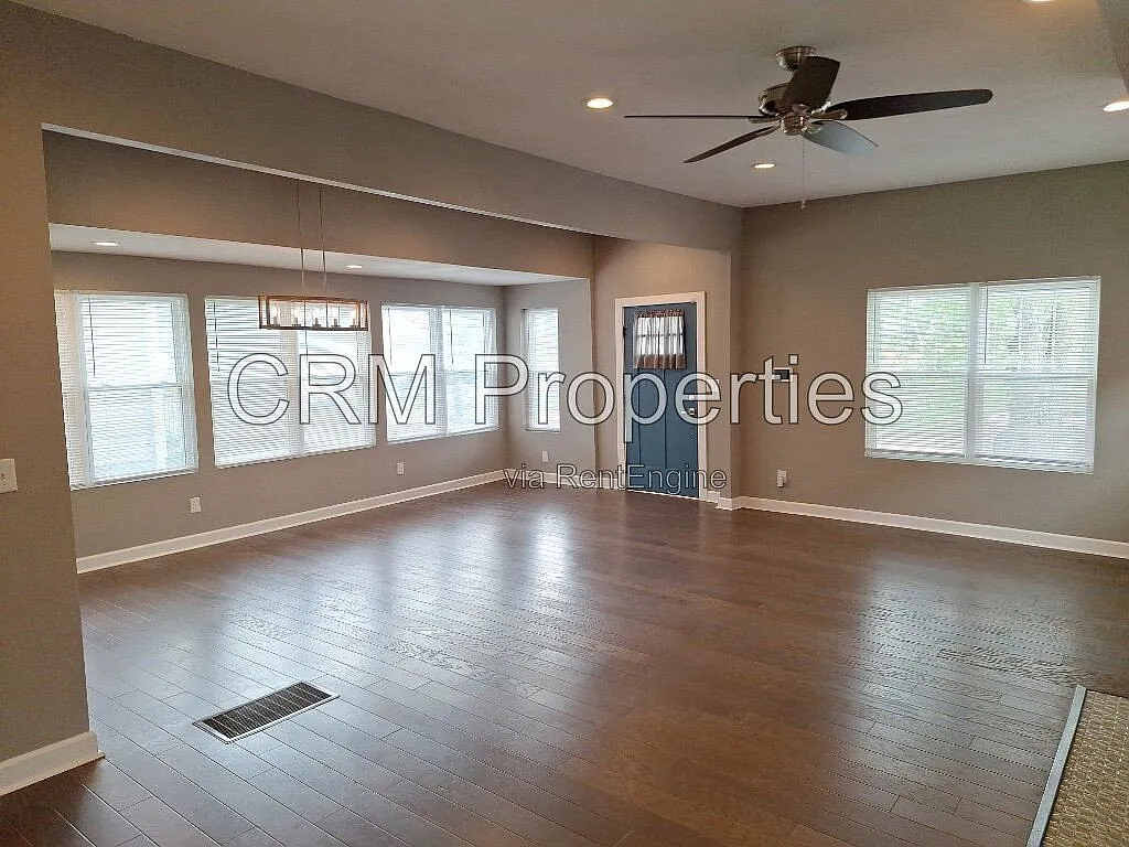 4 bed, 2.5 bath, 3360 sqft, $3,100 — Photo 4