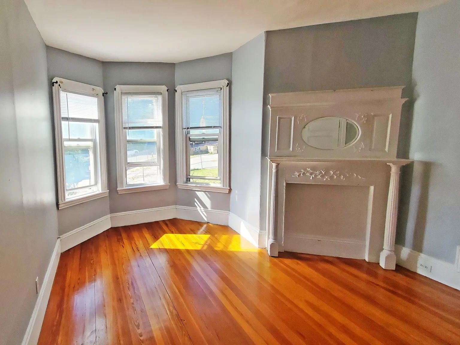 3 bed, 1400 sqft, $1,000 — Photo 3