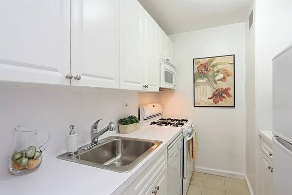 Sold by Corcoran | media 6