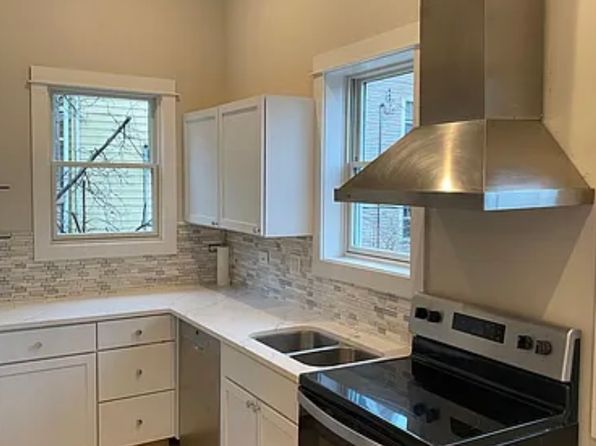 1105 W Wellington Ave #CH