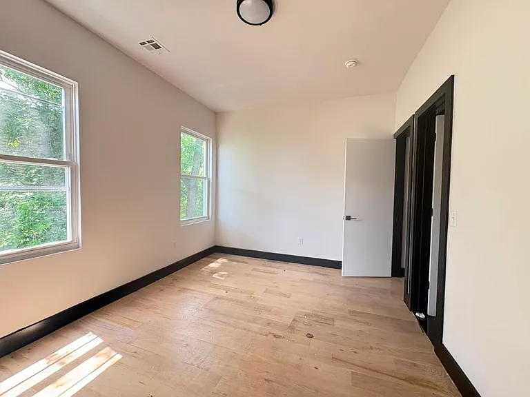 29 Claremont Ave #2 — Photo 6