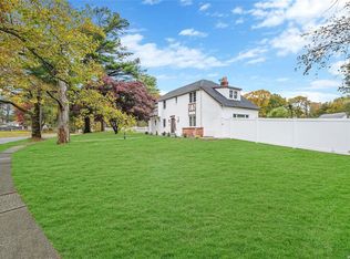 3 Brentwood Pkwy, Brentwood, NY 11717