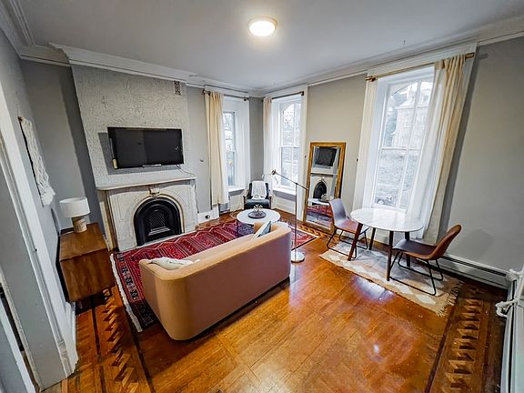3rd image of 226 Montgomery St Unit 4