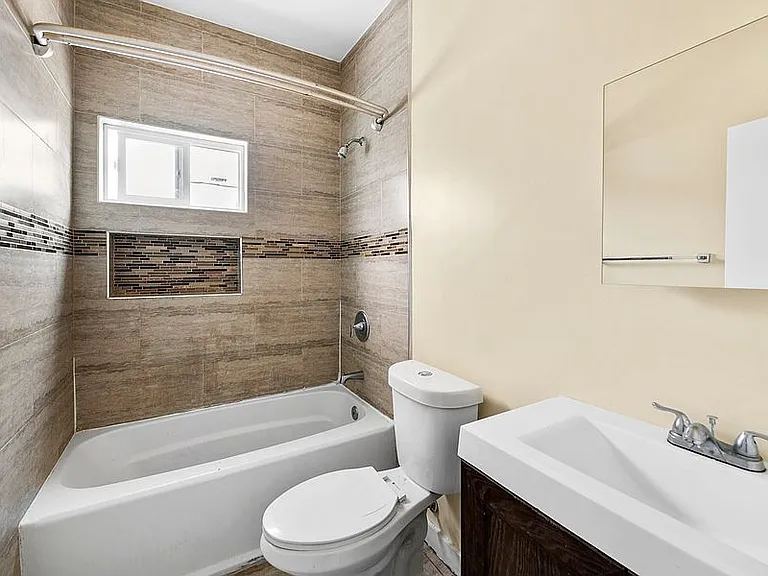 1050 W 57th St #1050.25 — Photo 6