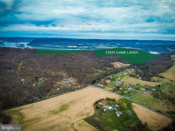 3 Sand Pit Ln, Duncannon, PA 17020