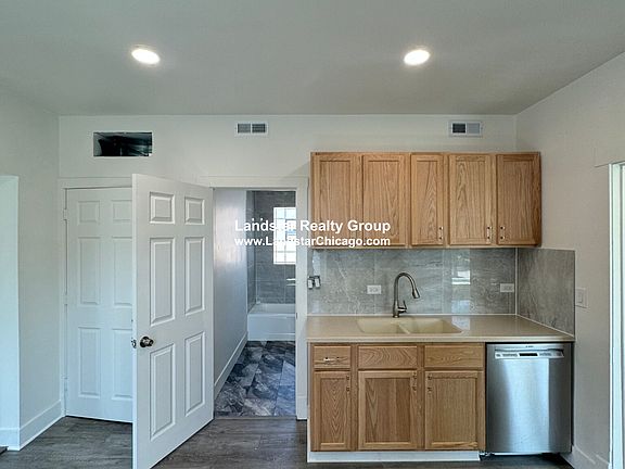 3rd image of 3904 N Nordica Ave #2