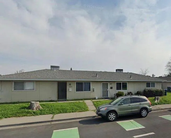 N El Dorado St — Photo 1