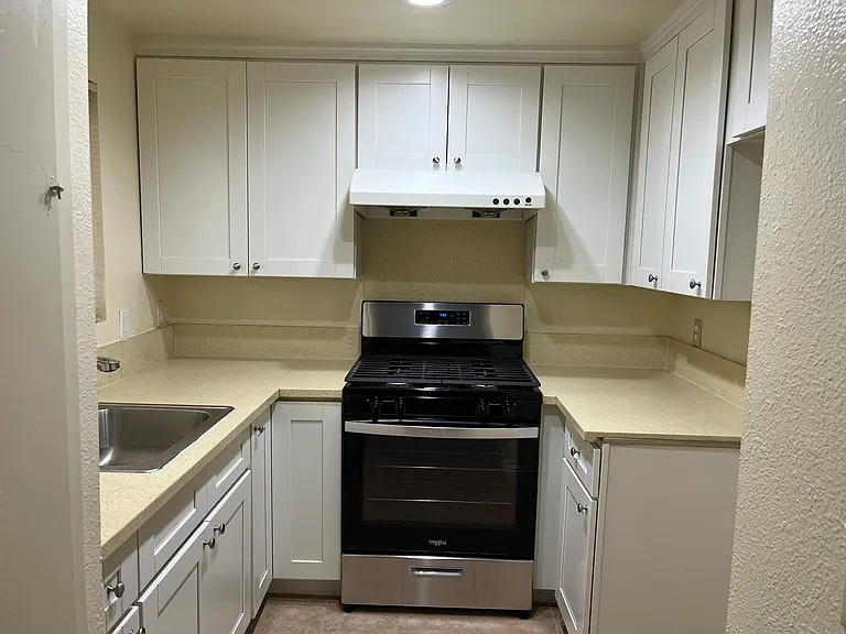 24 Park St #L — Photo 4