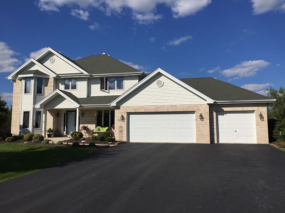 Manhattan IL 4 Bedroom Home