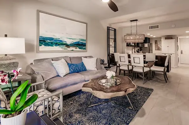 2 bed, 864 sqft, $10,500 — Photo 2