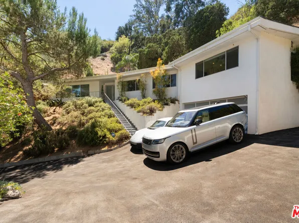 9659 Cedarbrook Dr, Beverly Hills, CA 90210