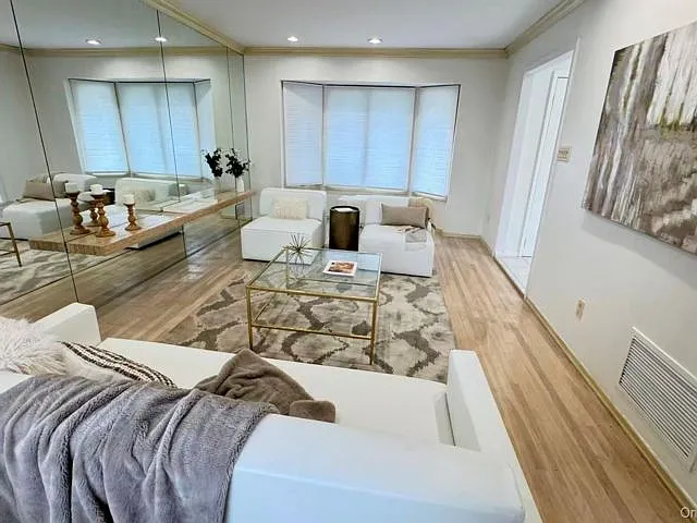 4 bed, 4.0 bath, 2384 sqft, $6,500 — Photo 3