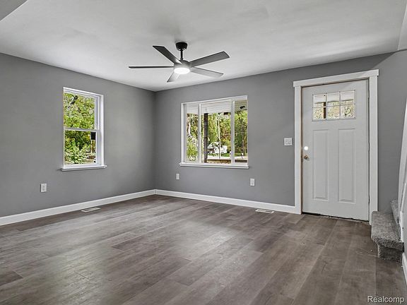 3rd image of 2465 Howald Ave