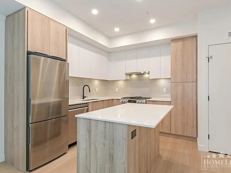 7980 206a St #614 — Photo 8