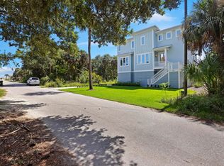 912 Cheehaw St, Edisto Island, SC 29438