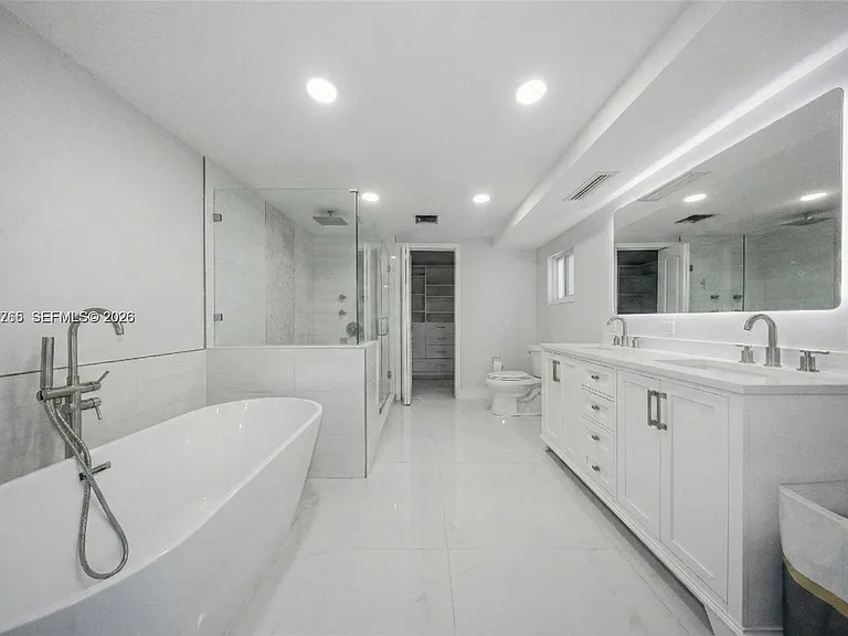 10731 SW 51st Dr — Photo 18