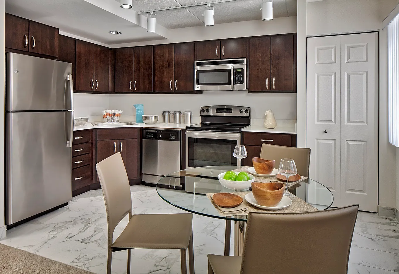 The GLEN VIEW — Photo 2