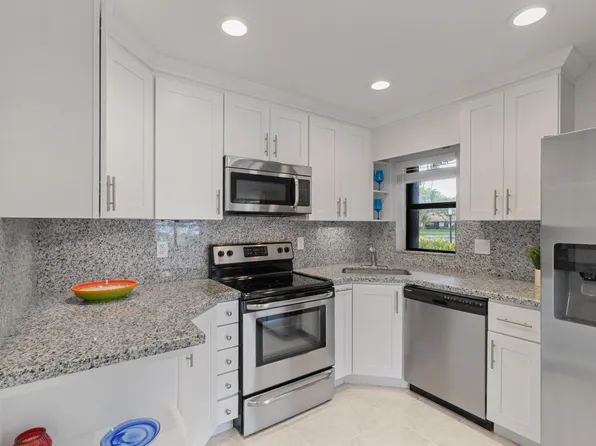 8641 W Boca Glades Blvd Boulevard W #B, Boca Raton, FL 33434