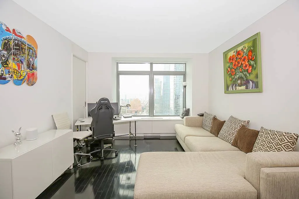 123 Washington Street — Photo 2