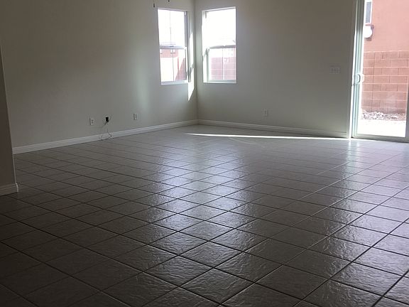 4th image of 20 Red Oak Canyon St Unit 2