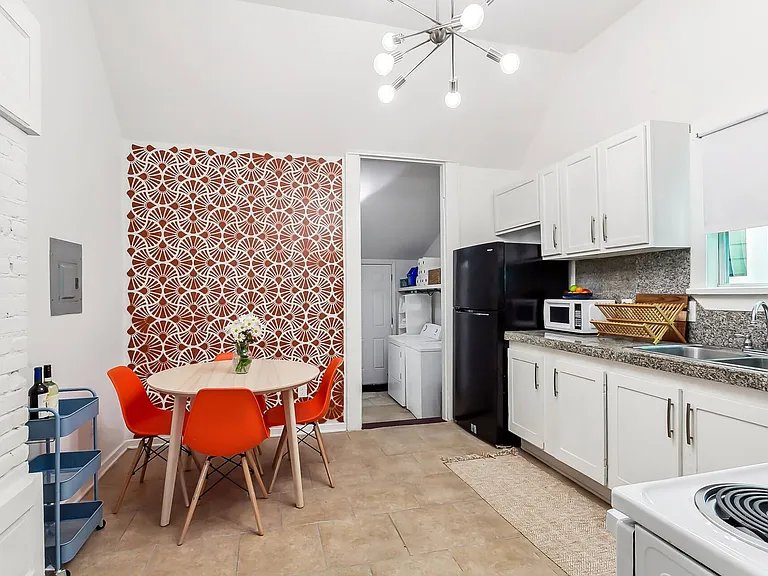8538-40 Jeannette St #8540 — Photo 3