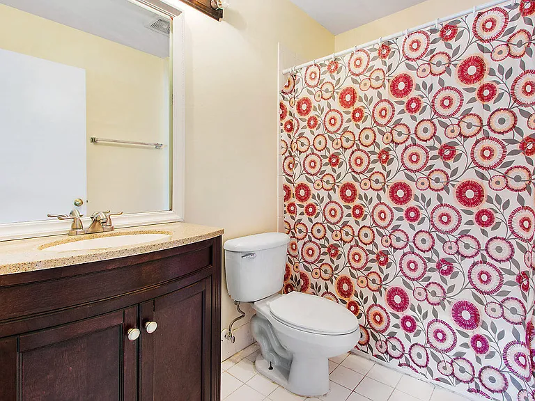 8460 NW 40th St #8460 — Photo 16