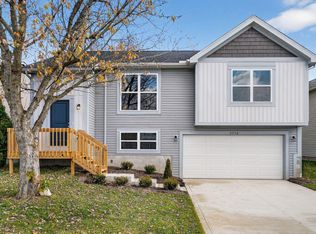 2736 Barrows Rd, Columbus, OH 43232