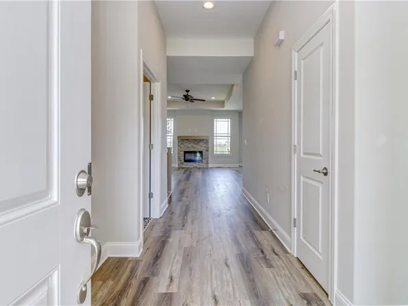 1828 N 92nd Ter, Kansas City, KS 66112