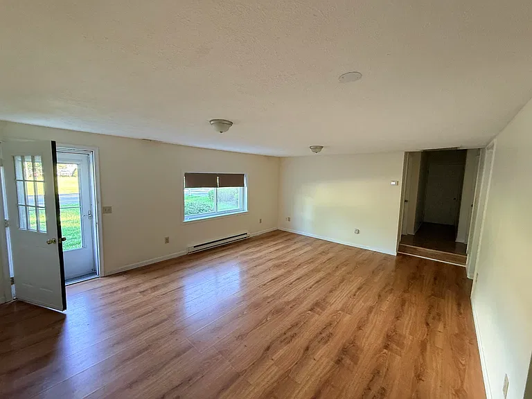13564 S East Side Hwy — Photo 5