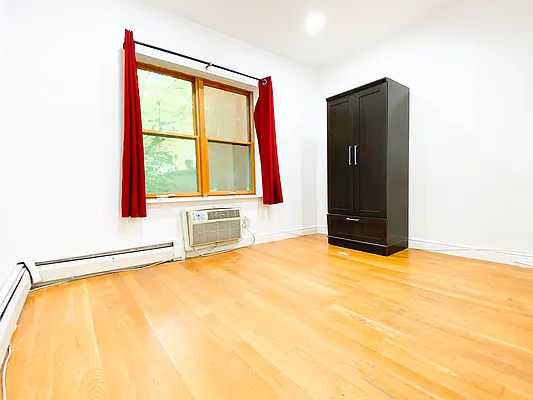 Rented by Bond New York | media 11