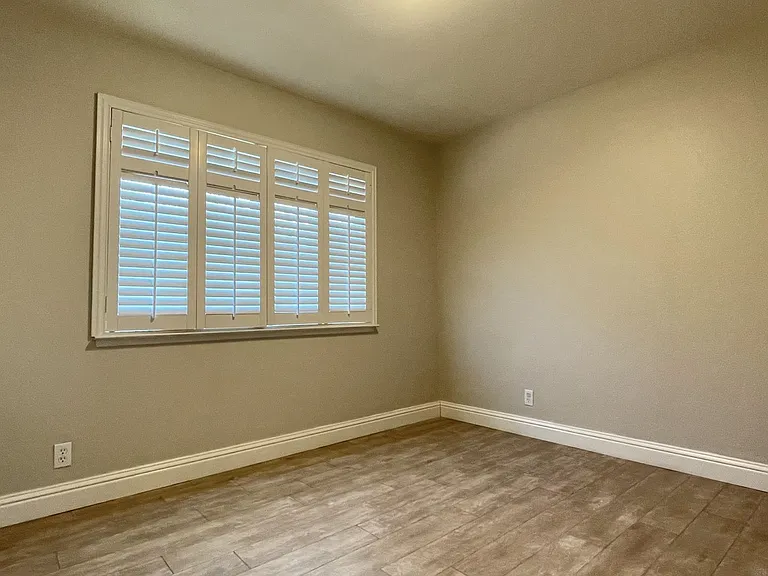 3713 Justine Dr — Photo 10