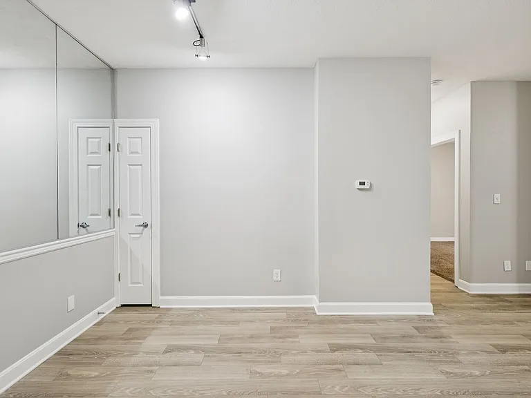 Aspenwood Apartments — Photo 12