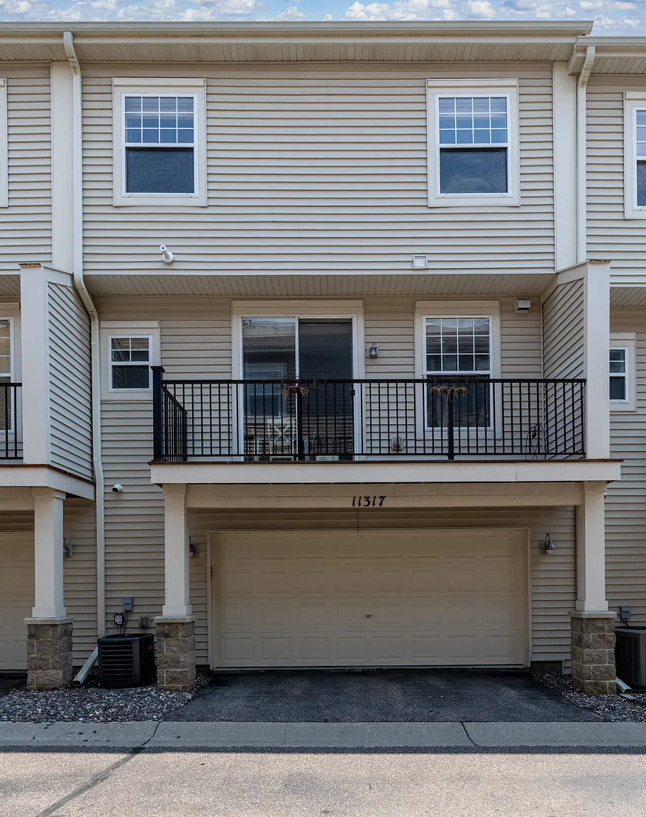 11317 Stratton — Photo 3