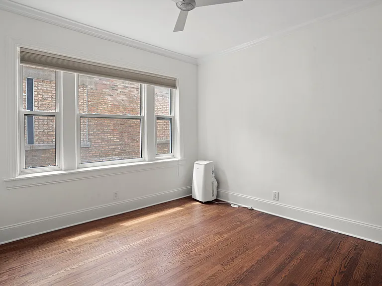 733 W Bittersweet Pl #1E — Photo 8