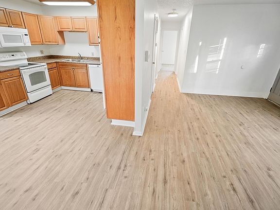 4th image of 8300 E 111th Ter