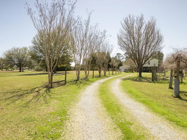 16 Baldwin Ln, Green Pond, SC 29446