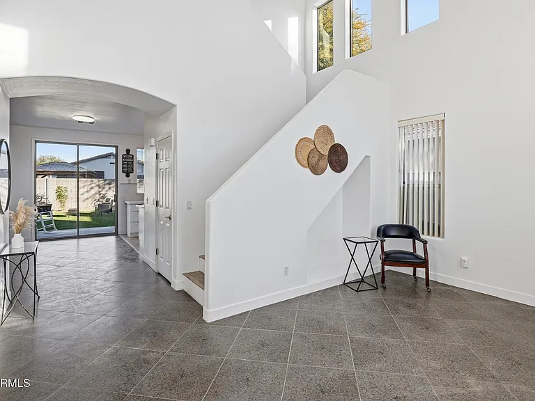 220 W Beechnut Pl — Photo 3