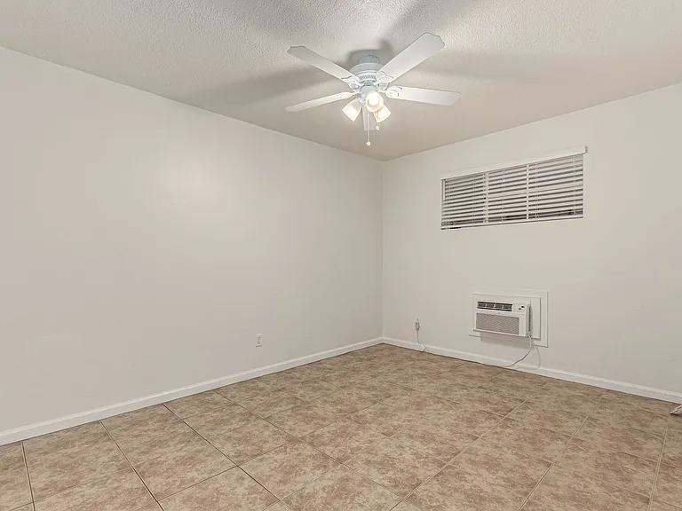 3540 E Montecito Ave — Photo 18