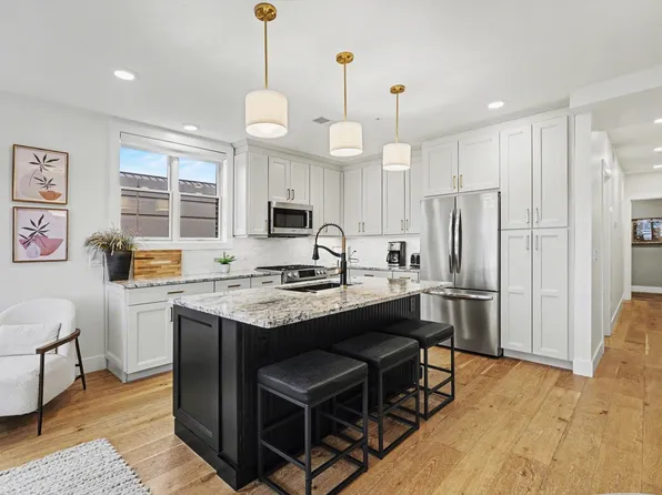 113 Park St #501, Traverse City, MI 49684