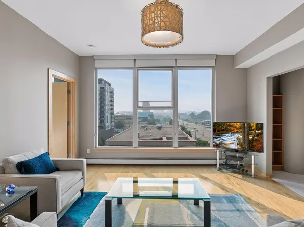215 10th Ave S Unit 637, Minneapolis, MN 55415