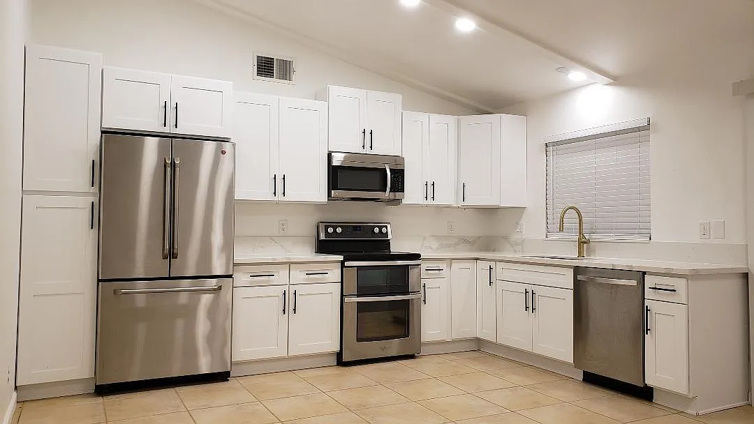 3 bed, 1216 sqft, $2,895 — Photo 1