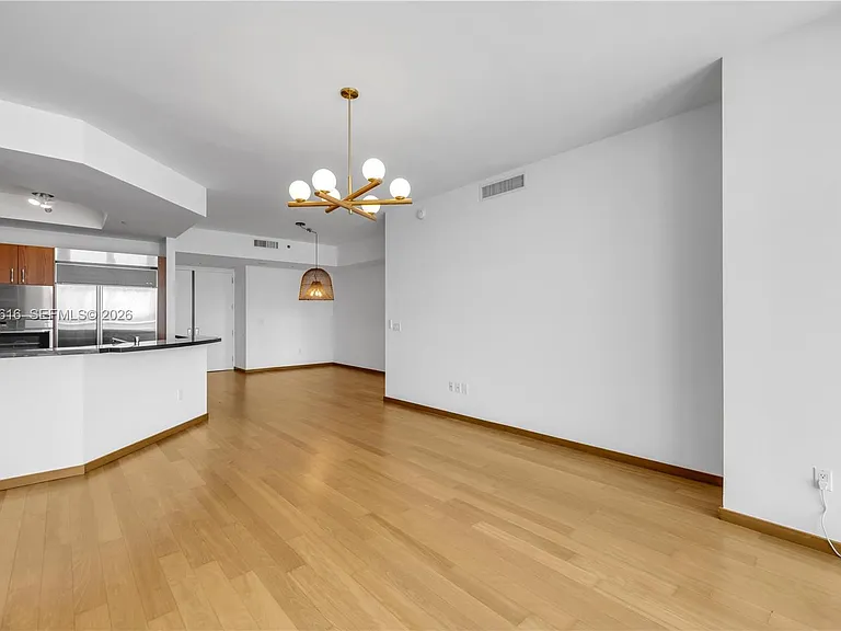 100 S Pointe Dr #1608 — Photo 15