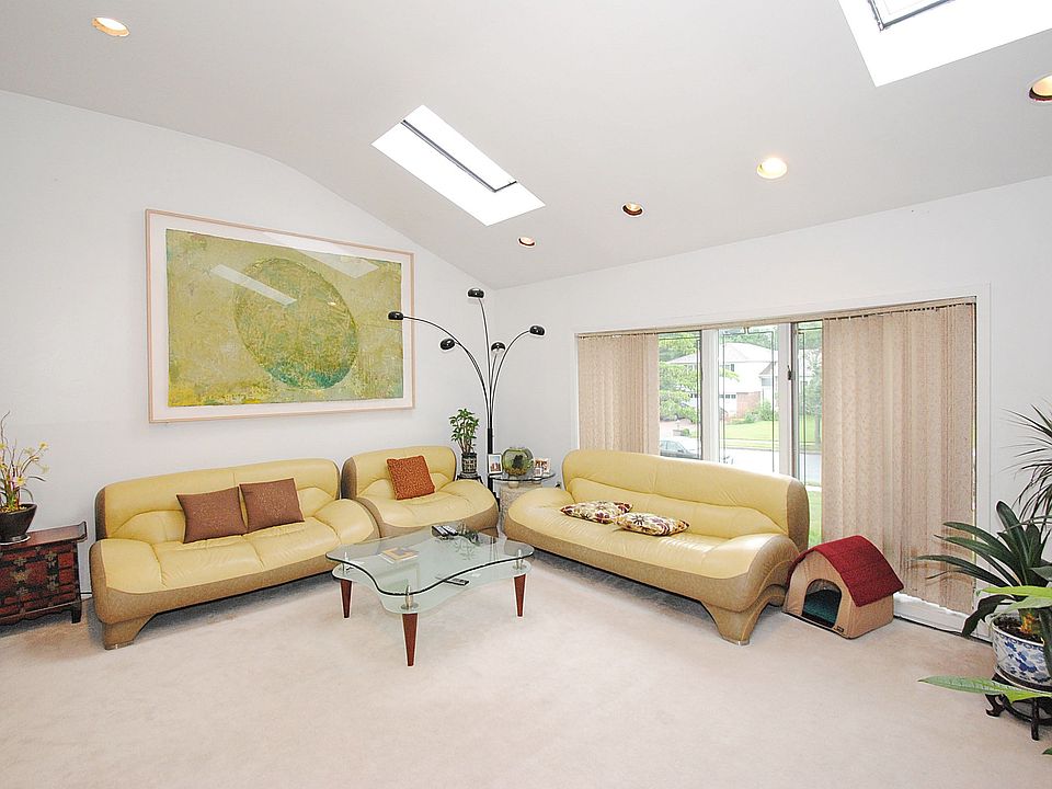 1st image of 416 Elm Dr