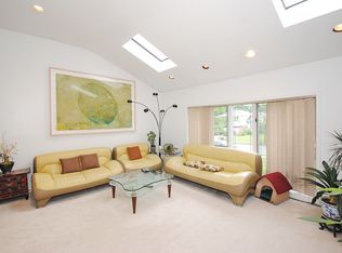 416 Elm Dr, Roslyn, NY 11576