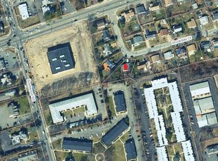 10 Brookdale Dr, Bay Shore, NY 11706
