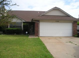 2308 NE 8th St, Moore, OK 73160