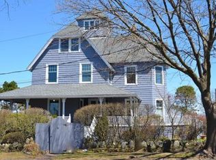 11 Follett St, Marblehead, MA 01945