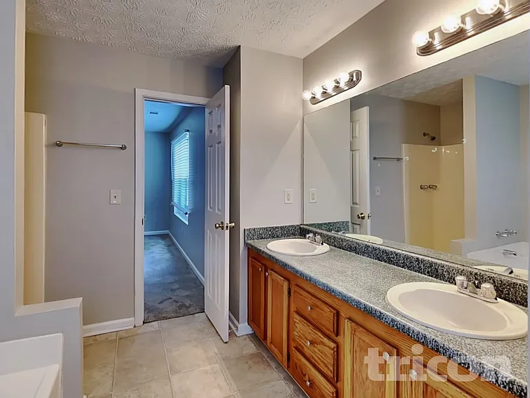 1475 Watercrest Cir — Photo 8